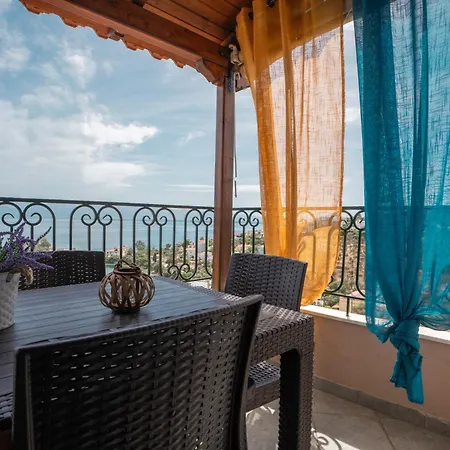Holiday home Persephone's Dream View *